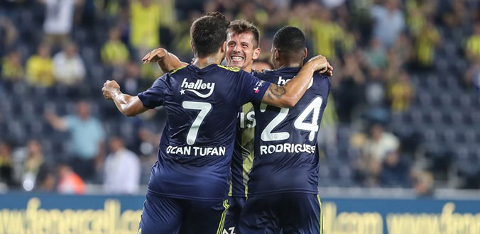 fenerbahce-vs-gazisehir-00h00-ngay-20-8-2